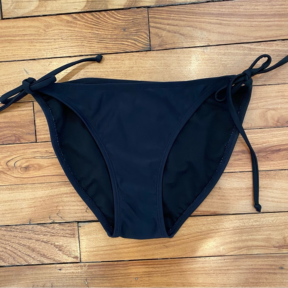 French Bikini - Picture 10 of 11